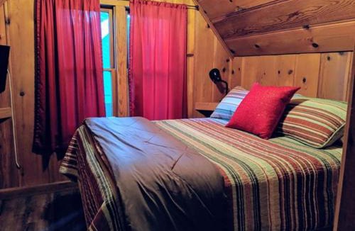 Strawberry House | Cabin #7