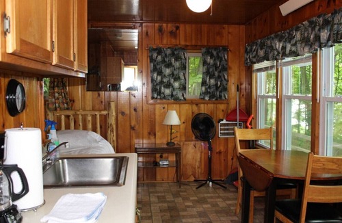 Deer River Apartment | Cabin 9 - Cozy private studio cabin on the lakeshore