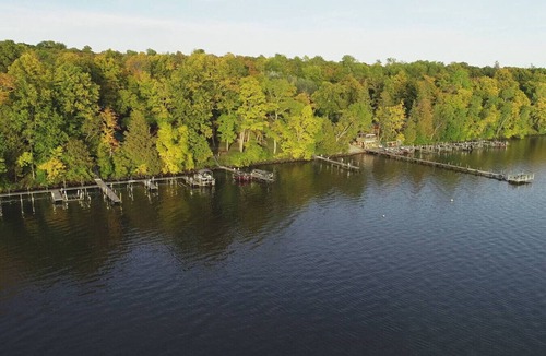 Deer River Apartment | Cabin 9 - Cozy private studio cabin on the lakeshore