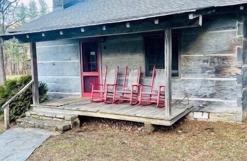 Maggie Valley Cabin | Cabin 9 - Rustic cabin in Pioneer Village, Maggie Valley NC