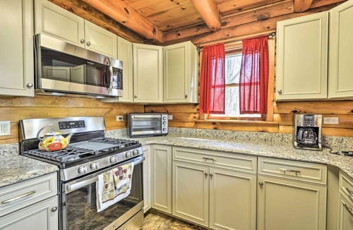 Pleasant Mount Cabin | Cabin and Suites Bloom Where You Rest