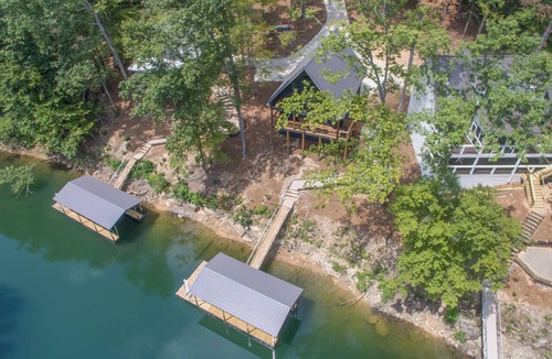 Jasper House | Cabin at Eagle Cove - Great location! Pet-friendly!