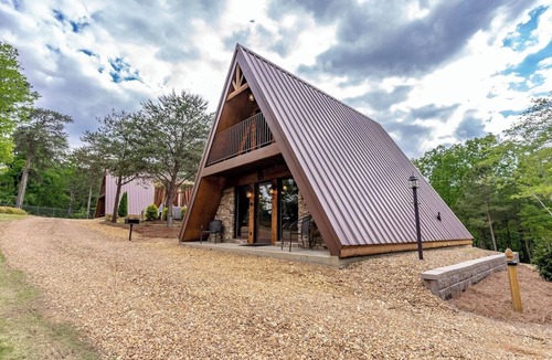 Cedar Bluff Cabin | cabin B Dream Maker sleeps 6