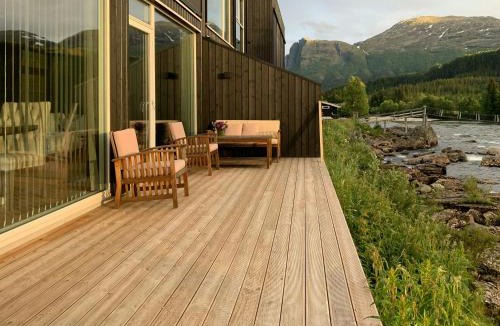 Hemsedal House | Cabin By Heimsila River In Hemsedal