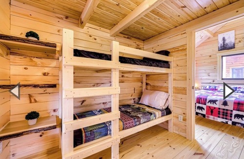 Marion Cabin | Cabin C9 in private gated resort.