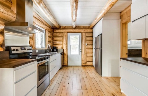 St-Adolphe-d'Howard House | Cabin for rent with access to Lac Long (Log home)
