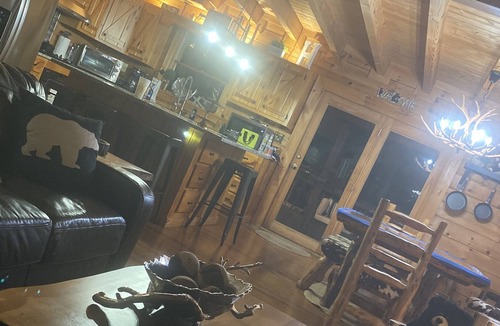 Jasper Cabin | Cabin Getaway - Wonderful Views - Lots to do - local wineries