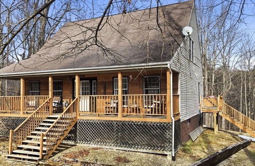 Carbon Hill Cottage | Cabin. Hocking county ,private , secluded. Family, Friends.