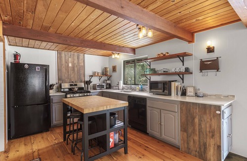 Sherwood Forest House | Cabin in Blue River with Amazing Views!