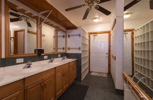 Oden Cabin | Cabin in Ouachita mountains with hot tub and great views!