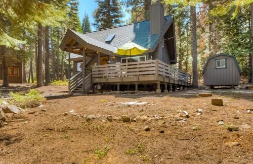 Tahoma House | Cabin in the woods close to beach & skiing with grill fireplace deck & W&D