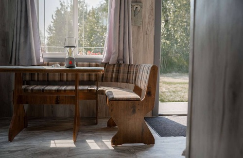 Griesbach Cabin | Cabin mins to Edmonton, St Albert. Pet friendly! Monthly winter rates available