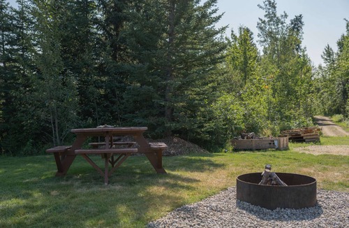 Griesbach Cabin | Cabin mins to Edmonton, St Albert. Pet friendly! Monthly winter rates available