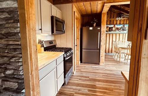 Mouth of Wilson Cabin | Cabin on a Farm Near Grayson Highlands