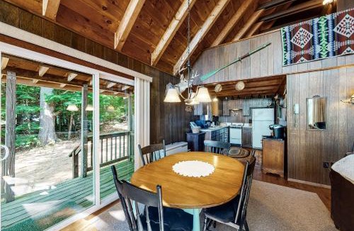 Parsonsfield House | Cabin on Long Pond