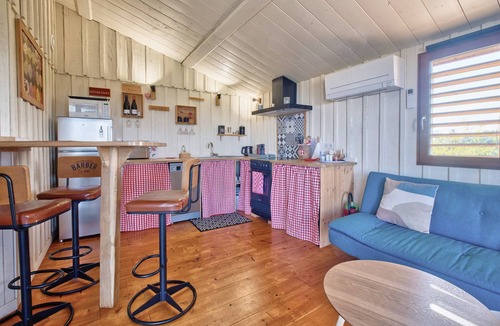 Monbazillac Cabin | Cabin 'Ravindra' with Private Pool, Wi-Fi and Air Conditioning