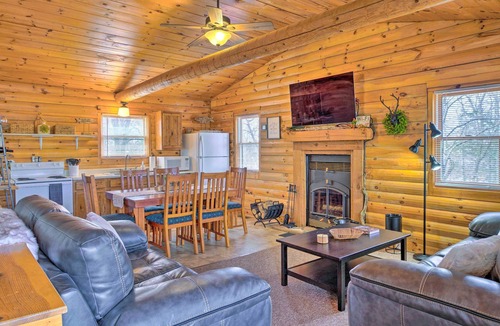 Shell Knob Cottage | Cabin Retreat on Table Rock Lake w/Fire Pit!