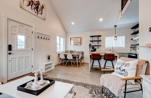 Hough House | Cabin style home in the heart of Vancouver. Steps from public transportation!