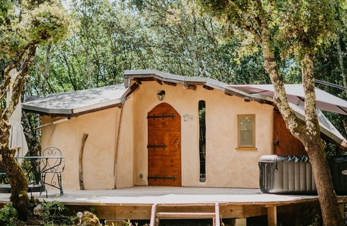 Labastide-de-Virac Cottage | Cabin "the fairy of wood" 2 pers with heated swimming pool 8 mn vallon pont d'arc