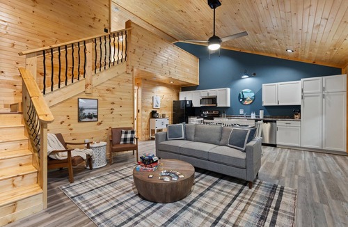 Jamestown Cabin | Cabin w/Firepit~Pickleball~Arcade Games~River Boat Ramp~20 Min Lake Cumberland