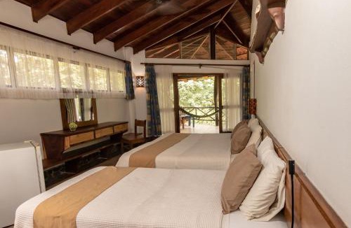 Avellanas Beach Hotel | Cabinas Las Olas