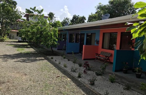 Cahuita Hotel | Cabinas Surf Side