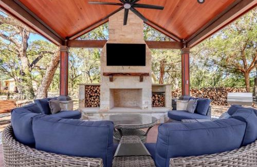 Wimberley House | Cabins at Flite Acres - Mountain Laurel