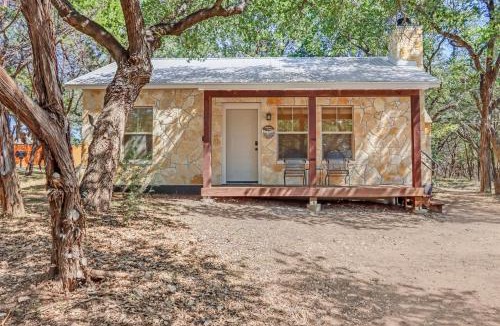 Wimberley House | Cabins at Flite Acres - Mountain Laurel