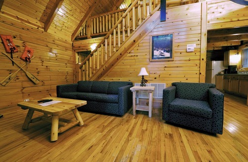 Blue Jay Cabin | Cabins at Pine Haven