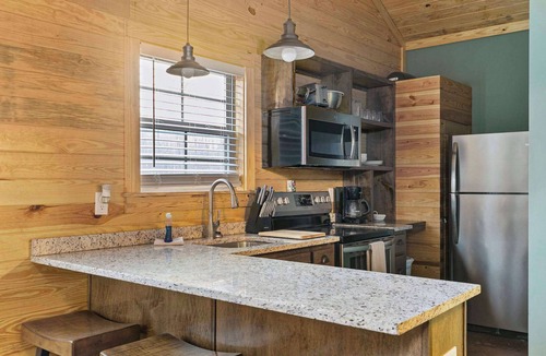 Wilsonville Cabin | Cabins Of Lay Lake at Beeswax Cabin #5