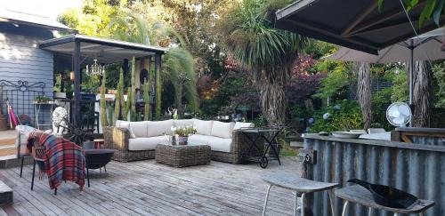 Motueka House | Cabins on Tudor bed & breakfast