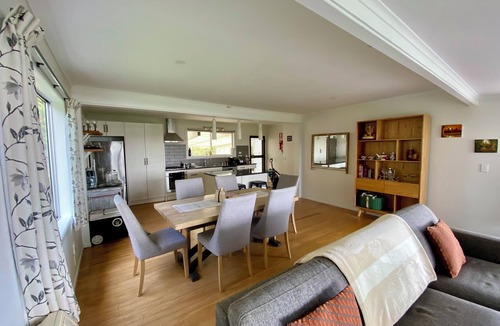 Cable Bay House | Cable Bay Moana View House