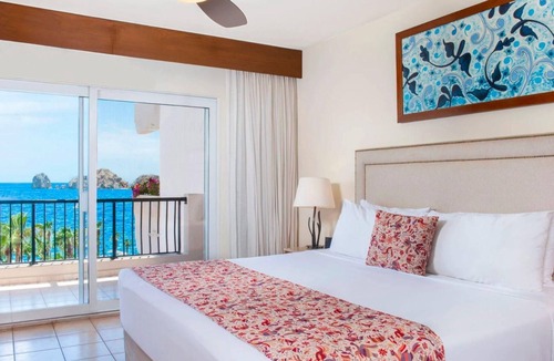 Los Cabos Resort | Cabo Beachfront Escape with Spacious 2BR Suite & Resort Pools