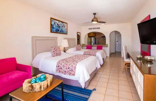 Los Cabos Resort | Cabo Beachfront Escape with Stylish Studio & Resort Pool Access