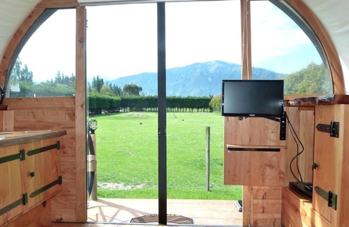 Kaikoura House | Caboose Accommodation with Stunning Views of Mount Fyffe in Kaikoura, New Zealand