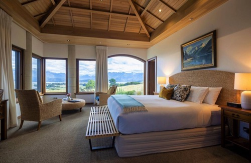 Manapouri Cabin | Cabot Lodge