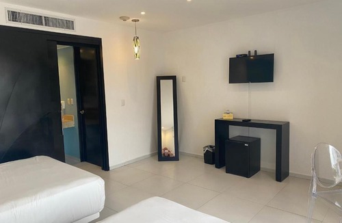 Downtown Hotel | Cache Hostel & Hotel