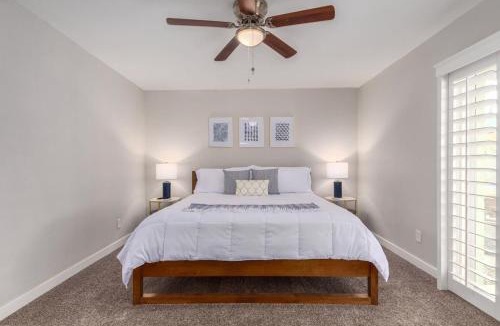 Paradise Valley Village House | Cactus Glen Free Htd Pool GameRoom Cabana Bar