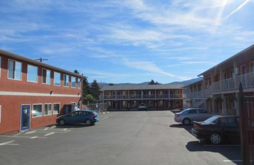 Oliver Hotel | Cactus Tree Inn