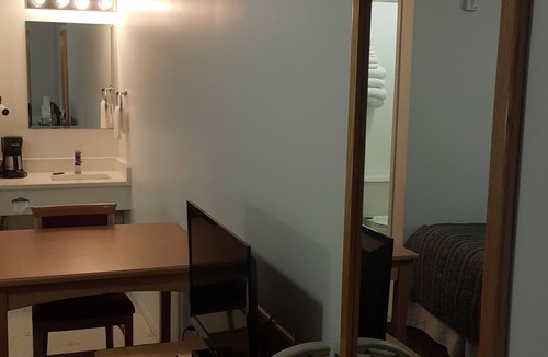 Oliver Hotel | Cactus Tree Inn