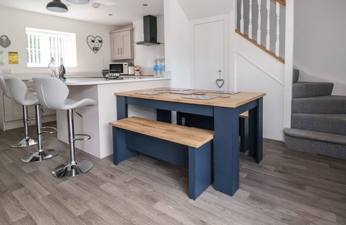 Bronygarth Cottage | CAE IOCYN, pet friendly, character holiday cottage in Chirk