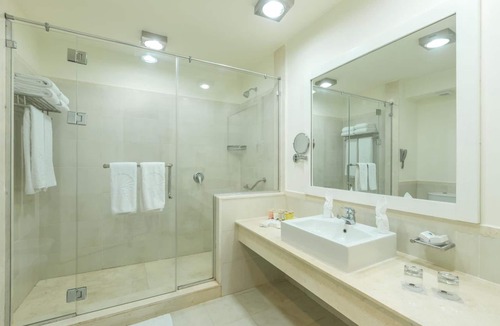 Zawiyat 'Abd al Mun'im Hotel | Caesar Bay Resort