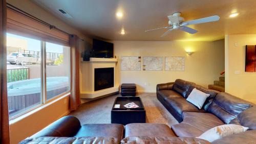Moab South Valley House | Cairn House #4A7