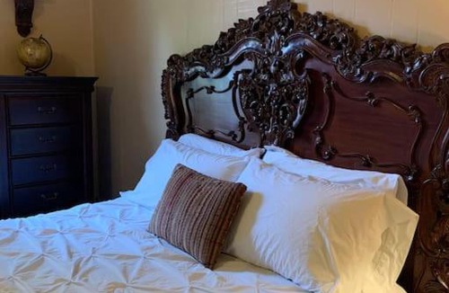 Downtown House | Cajun Stays Cedar Crest Entire Home