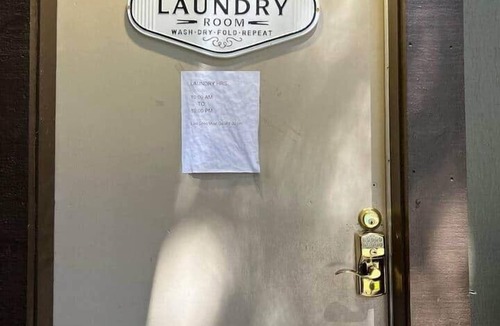 Mammoth Lakes Apartment | Cal King, 2BR/2bth Hot Tub, Pool & Walk to town