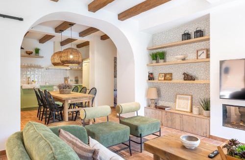Berga Apartment | Cal Moline Arrels - Refugio rural de diseño en el Berguedà