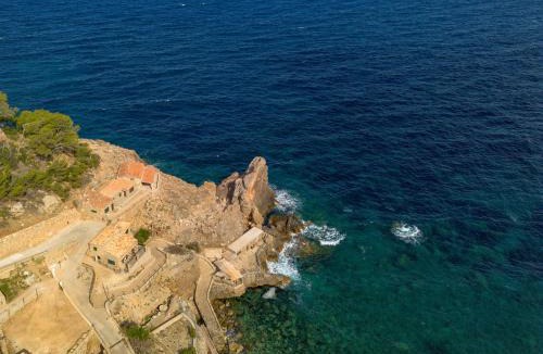 Estellencs House | Cala Estellencs Beach House by Slow Villas