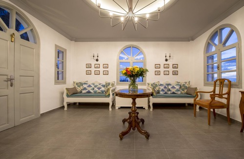 Megalochori Hotel | Caldera's Dolphin Suites