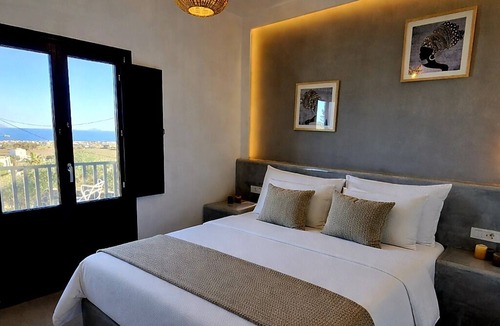 Pyrgos Apartment | Caldera's Elements