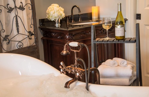 Salisbury Mills Bed & Breakfast | Caldwell House Bed & Breakfast